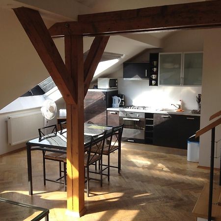 Penthouse Apartment In Vinohrady Prague Bilik gambar