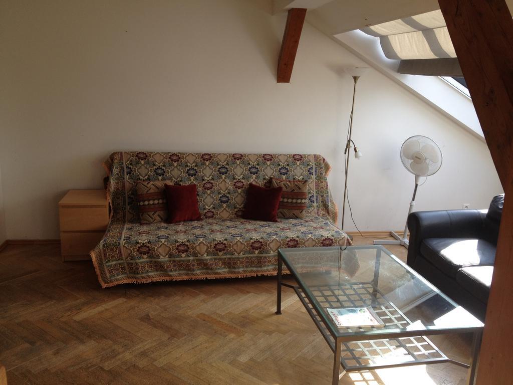 Penthouse Apartment In Vinohrady Prague Bilik gambar