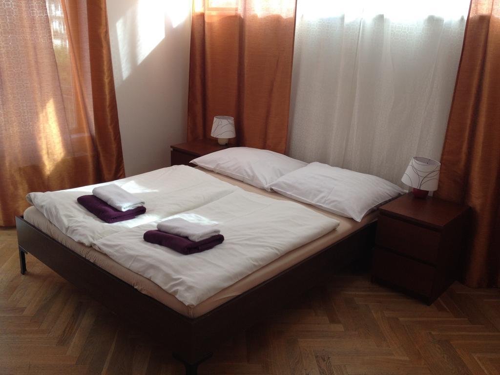 Penthouse Apartment In Vinohrady Prague Bilik gambar